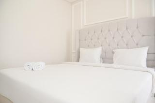 Modern Look and Warm 1BR at Gold Coast Apartment By Travelio - Giacarta - 4