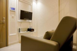 Modern Look and Warm 1BR at Gold Coast Apartment By Travelio - Giacarta - 8