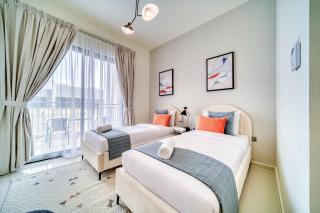 Stunning Private Pool 4 Bedroom House - Damac Hills 2 Dubai Land - 6