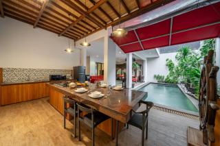 NEW! Comfy 3BR Villa in Canggu with Rooftop Bar & Pool - Canggu - 9