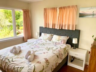 Family and pet friendly with stunning seaviews - 8