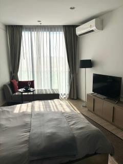 The Edge Stylish Studio Flat - 8