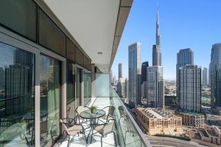 Stunning 2br With Burj Views Infinity Pool - Dubai - 9