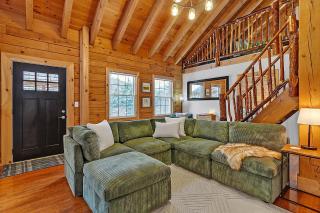 Modern Log Cabin with Skiing & Work-Friendly Setup home - Warren - 9