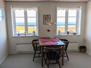 Lovely 2-Story Cabin By The Sea On Bornholm, - Svaneke - 4