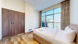 Stunning 2-Bed Apartment with Canal View - 4