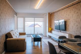 Apartament spațios cu magazin si bus - 1