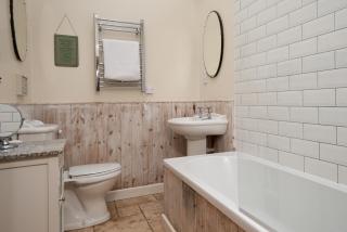 Hexham Cottage by Coast & Country Stays - Seahouses - 4