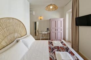 Pola Rooms - Guesthouse by Host Hero - 0