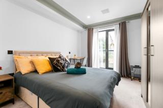 4Bedroom, 3Bath Retreat with Extra Toilet & Private Garden Oasis - Londra - 6