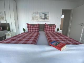 Schwimmendes Ferienhaus Antares One by Seeblick Ferien ORO, rundum Wasser, Sauna - 6