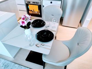 RBE Vacation Homes-Enjoy Marina View- Binghatti Corner - Dubai - 4