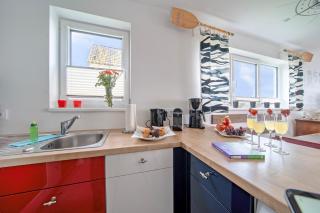 Ferienhaus Boje by Seeblick Ferien ORO, erste Wasserreihe, Kamin, 7Pers - Olpenitz - 1