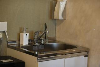ROOMs 001 カフェ併設 綺麗なワンルーム 分倍河原駅から徒歩3分 - Fuchū - 5