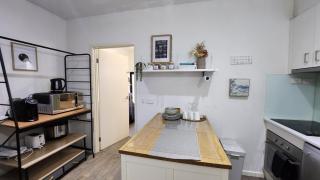 Entire Place 2BR 1BATH 1PARKING in Box Hill South - Burwood - 5