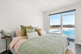 Breathtaking Bondi Beach - Sydney - 9
