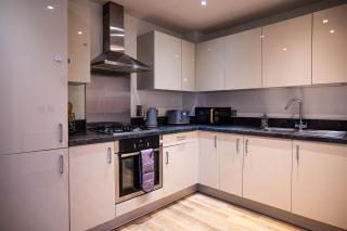 Spacious 2 Bedroom Apartment in Crawley - Crawley - 9