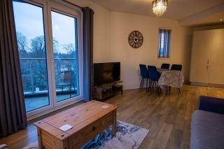 Spacious 2 Bedroom Apartment in Crawley - Crawley - 3