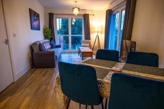 Convenient 2 Bedroom Apartment in Crawley - Ifield - 2