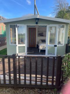 Ningwood Old Station Chalet Ningwood Isle of Wight - - 9