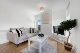 Luxury 2BR in Media City - Manchester - 0