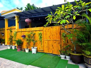 Golden Sunshine Villa - 4