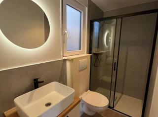 Tranquil Tides Drage Mobile Home with Terrace and Sea View - Drage - 5