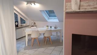 Helle schöne Dachgeschosswohnung mit Balkon - Wahlwies - 7
