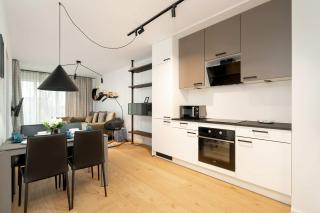 Prestiżowe Apartamenty w Poznaniu z Sypialnią i Parkingiem by Noclegi Renters - Poznań - 8