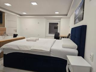 Edy Deluxe Room - Sauna & Jacuzzi - Zagabria - 2