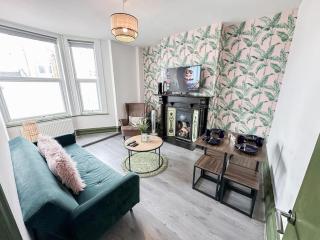 Lovely 2-Bedroom Flat with indoor fireplace in Shepherds Bush, near White City - Londra - 9