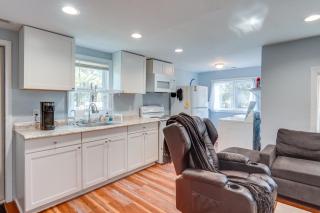 about 8 Mi to Pinehurst Cozy Home with Extended Deck! - Aberdeen - 4