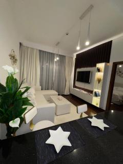 Live a life of luxury - 0