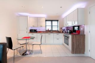 DBS Serviced Apartments - The Coach House - Castle Donington - 9