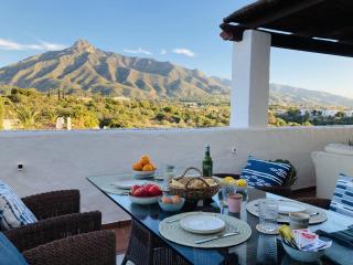 Las Lomas - Pool, Terrace & View - Marbella - 8