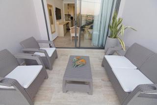 Brand-New Luxury Loft in Old City - 2