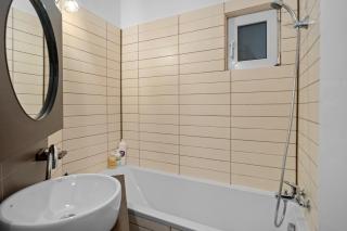 Chic Apartments in the Heart of Bucharest - Walk to Old Town - Bucarest - 1