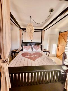 Private Villa with 4 bedrooms and 3 bathrooms - 4