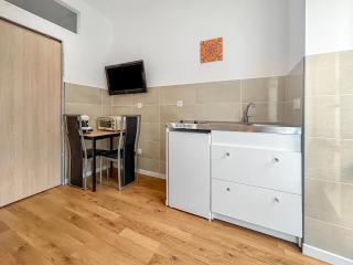 Studio lumineux avec clim et TV idéal pour couples - Aix-les-Bains - 6
