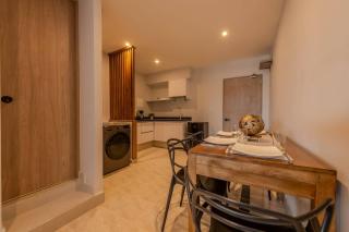 Spectacular City Views -Prime Location-Clock Towe - 2