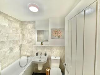 Large home in Folkestone ideal for families, contractors or corporate stays - Sandgate - 7