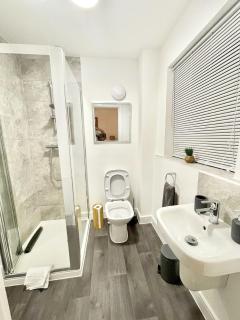 Large home in Folkestone ideal for families, contractors or corporate stays - Sandgate - 5