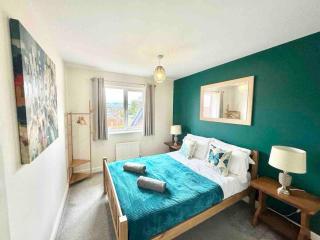 Folkestone 3 Bedroom home just off M20 in central area private parking - 8