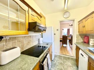Canterbury city centre area perfect for families, contractors or getaway in Kent - 8