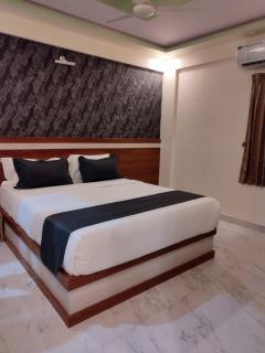 Hotel Karnataka Suites - Bangalore - 1