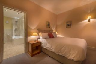 Petwood Hotel - Woodhall Spa - 9