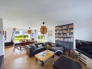 À 300m de la côte sauvage, maison familiale pour 8 - 2