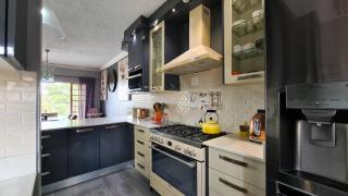 Blue Lagoon Beach House - East London - 5