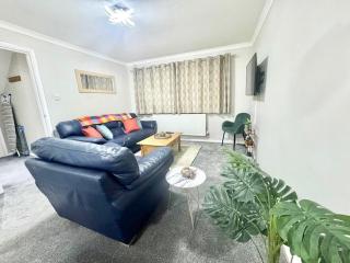 Lovely modern 4 bedroom House in Ashford - 4