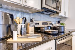 Modern Corporate Haven - Conroe - 7